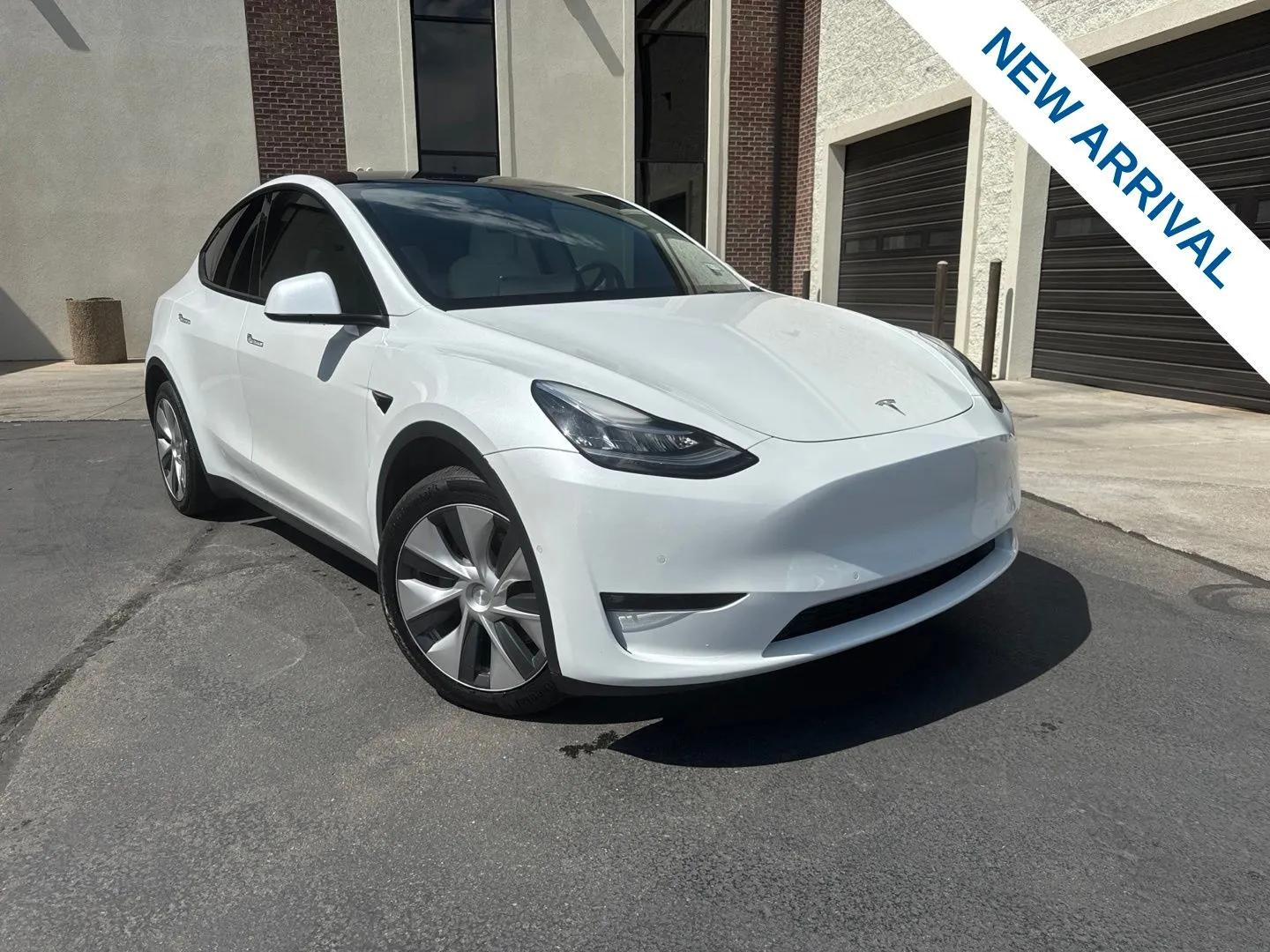 tesla model y 2022 7SAYGDEE3NF332360 image tesla model y 2022 7SAYGDEE3NF332360 image
